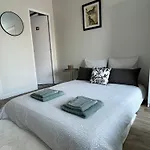 Lila - Centre Piscine Et Jacuzzi Apartamento
