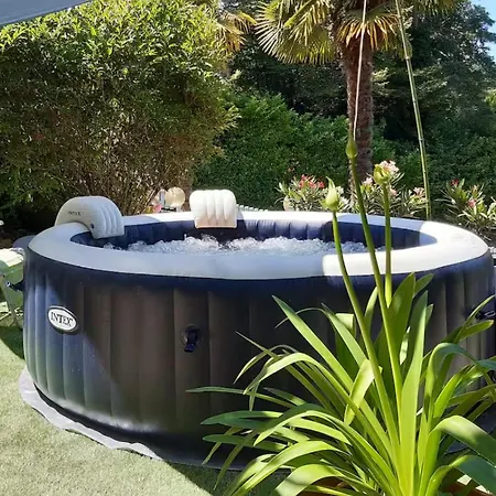 Lila - Centre Piscine Et Jacuzzi